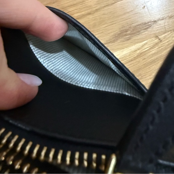 Radley London Crossbody Black Leather Pockets Zip top Bag great organization - Picture 8 of 14